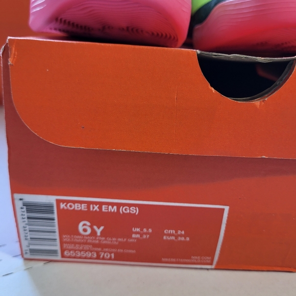 Kobe 9, Nike, EM GS, Volt, size 6y, used in original box, excellent condition - Picture 6 of 10